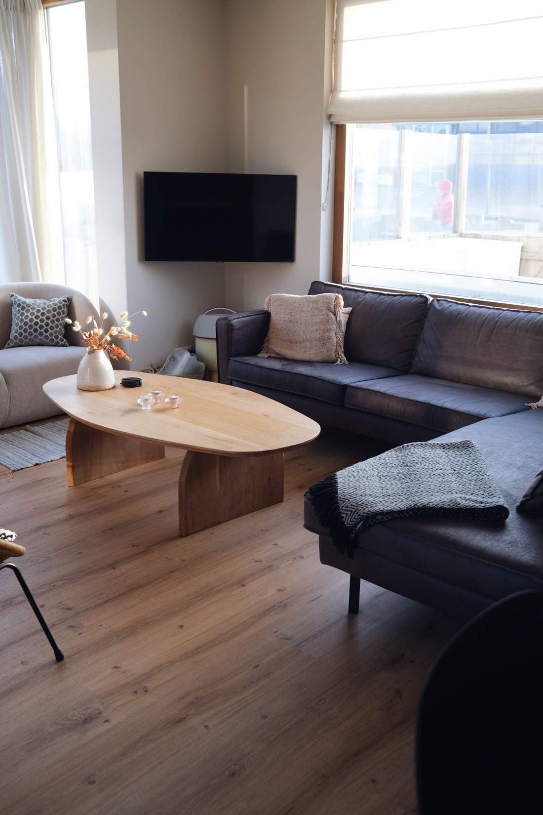 Wohnzimmer mit Ecksofa