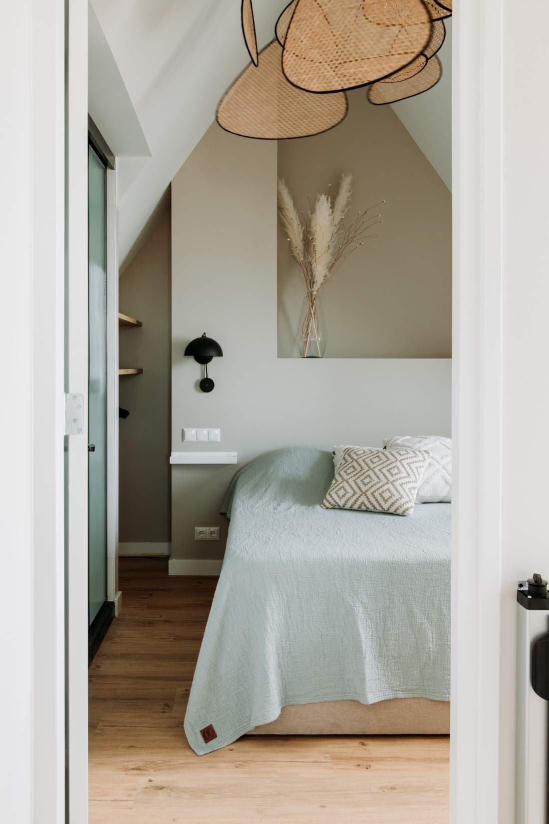Schlafzimmer 4 mit Glasschiebewand